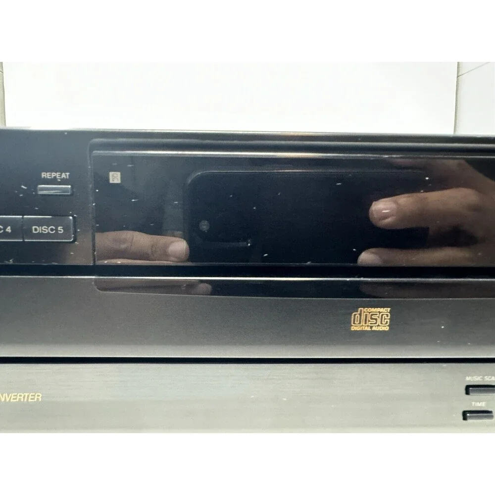 Sony CDP-C335 5 Disc CD Changer/Player No Remote - Tested And Working